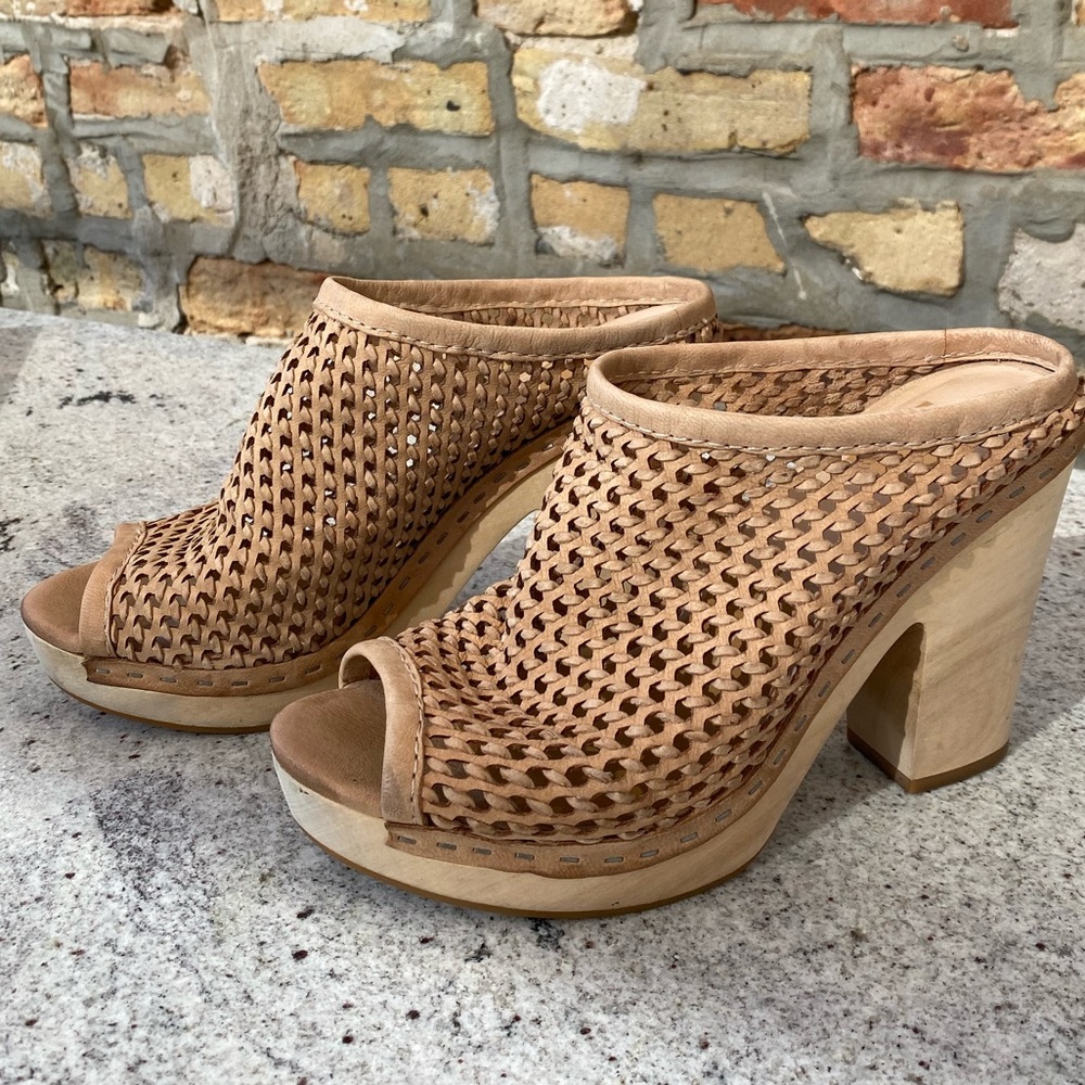 Excellent Condition Dolce Vita Brooks Platform Mules